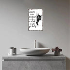 🔥 Laatste dag 49% korting – Peekaboo Kitty Bathroom Humor Wall Sign