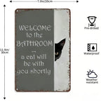 🔥 Laatste dag 49% korting – Peekaboo Kitty Bathroom Humor Wall Sign